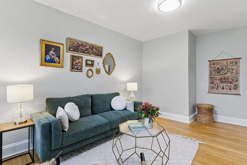 72 Strathmore Rd #10B - Photo 4 of 18