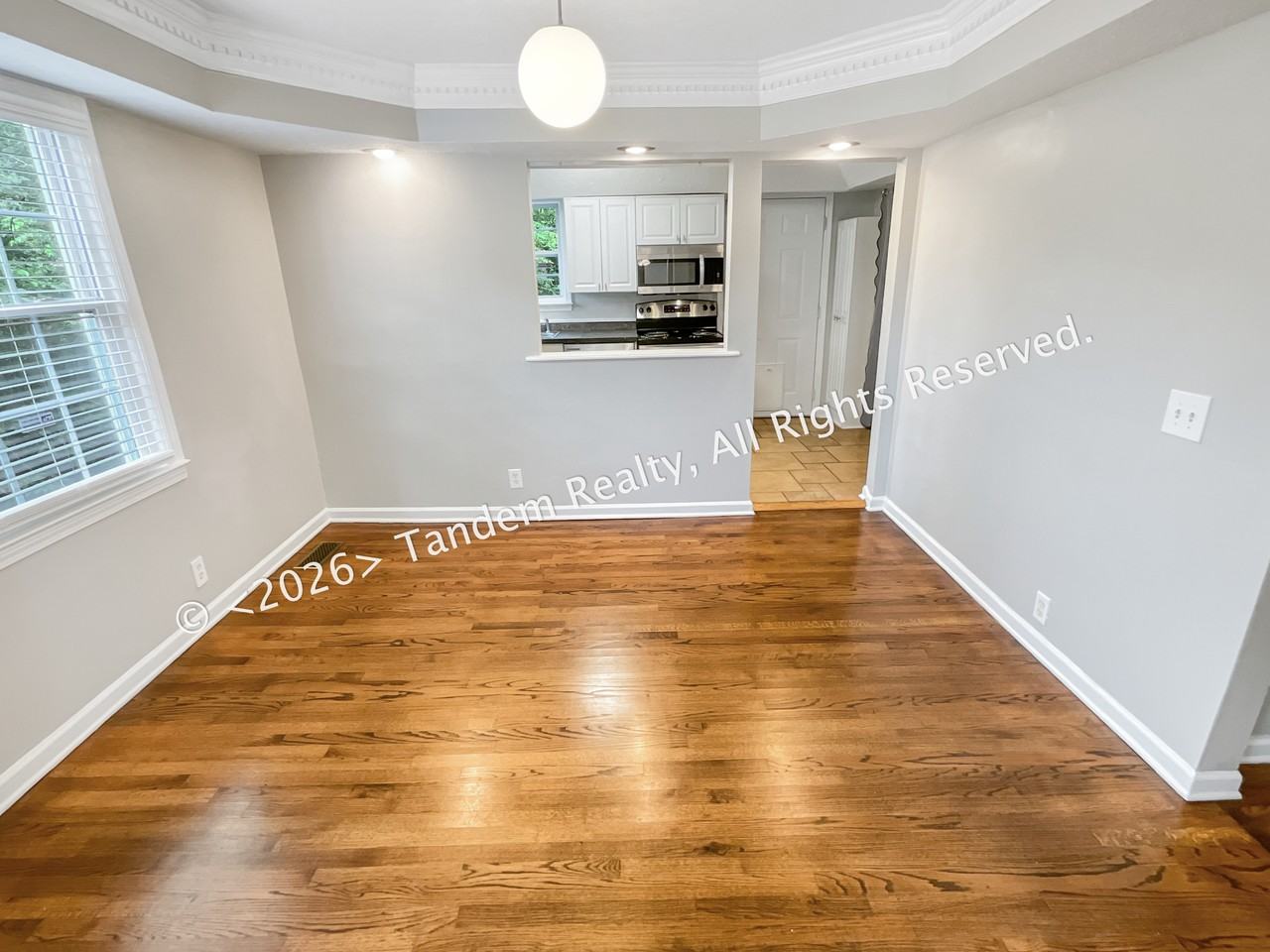 313 Chamberlin St - Photo 5 of 16
