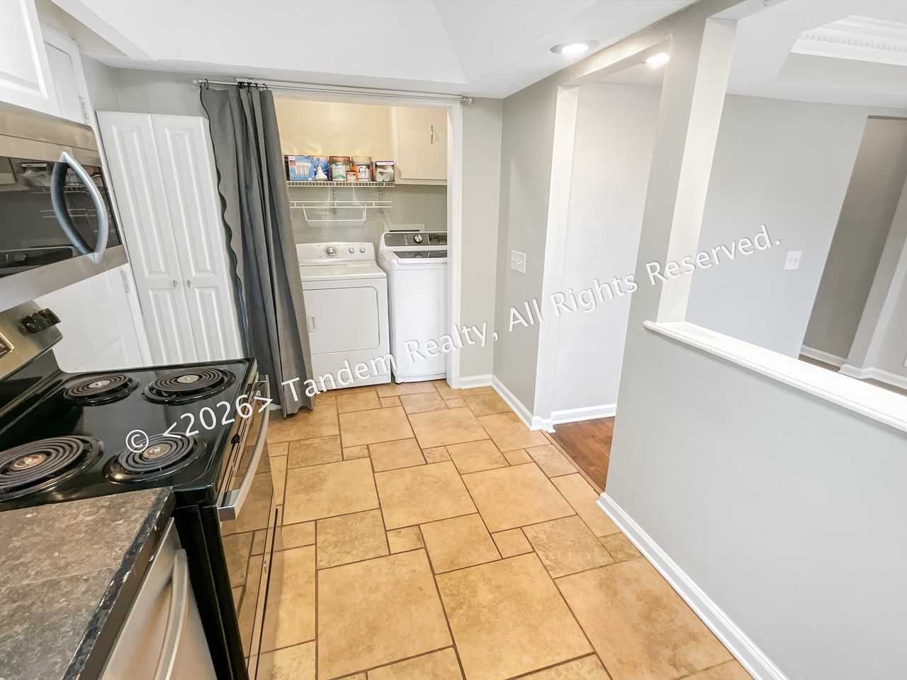 313 Chamberlin St - Photo 7 of 16