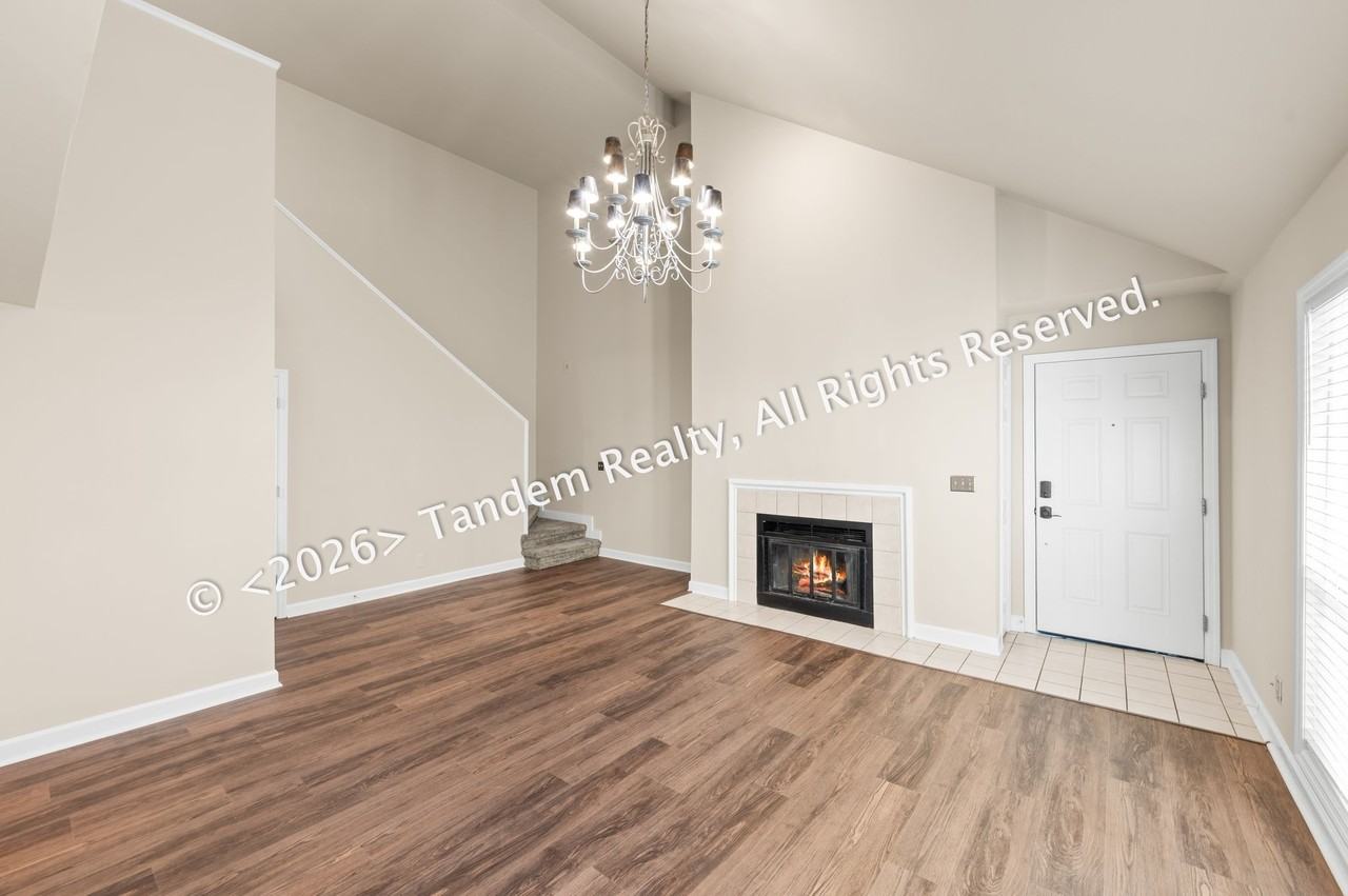937 Russell St #10 - Photo 5 of 33