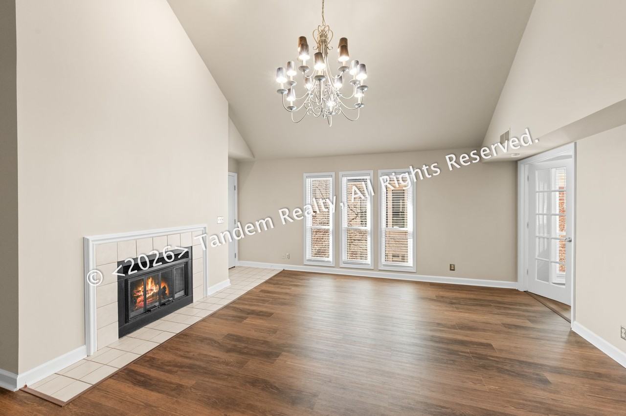 937 Russell St #10 - Photo 6 of 33