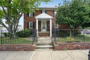 1327 S Queen St - Photo 1 of 1