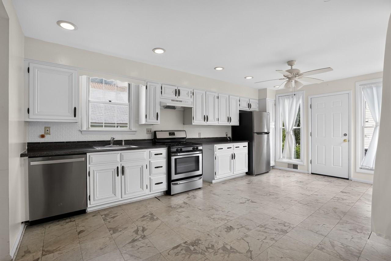 1327 S Queen St - Photo 3 of 15