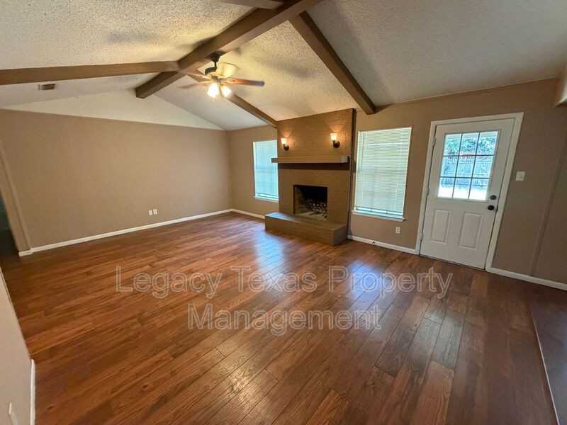 513 Willow Cir W - Photo 7 of 17