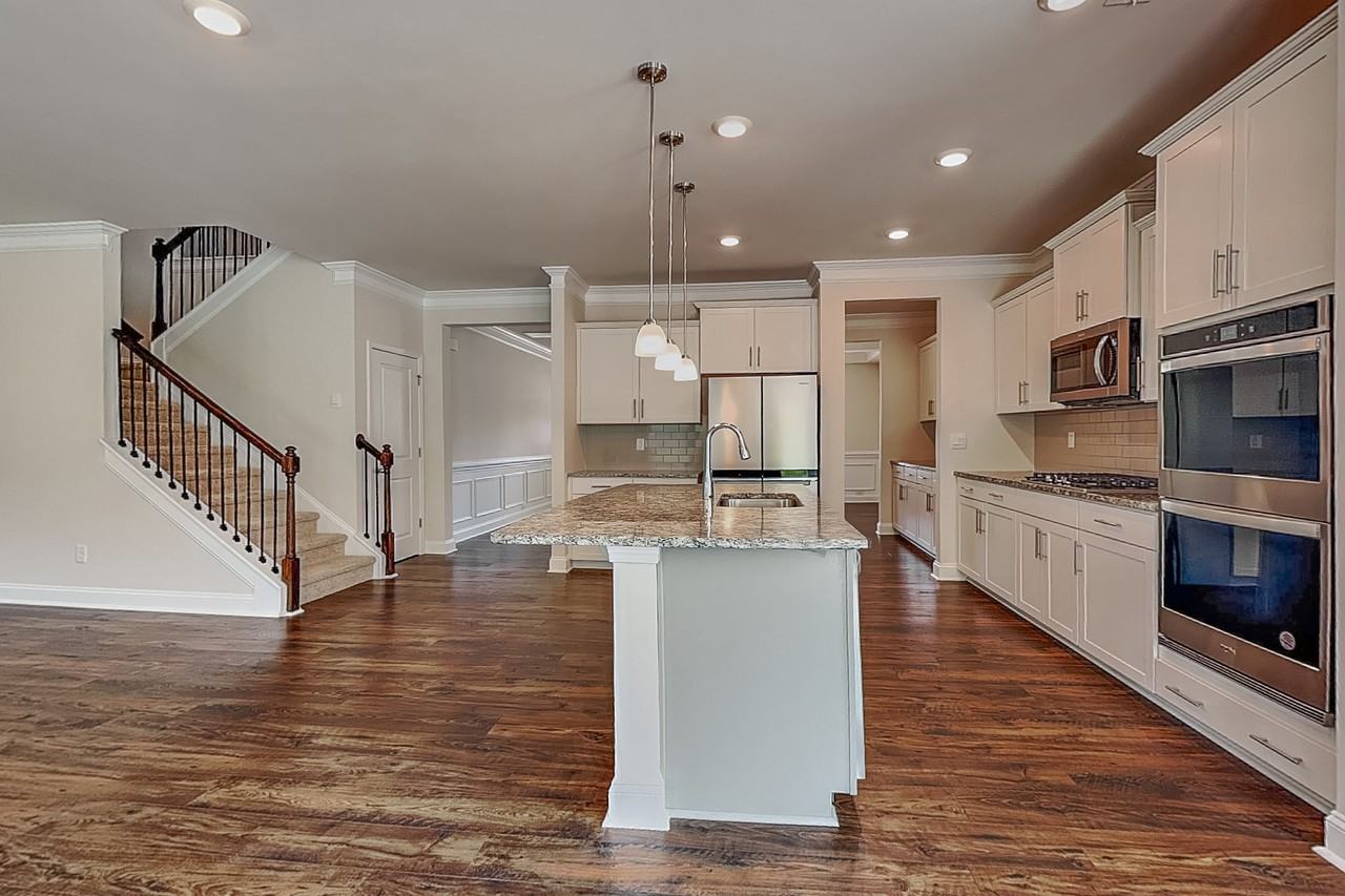 5301 Ennisworth Ln - Photo 2 of 23