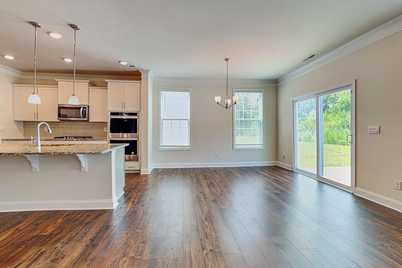 5301 Ennisworth Ln - Photo 3 of 23
