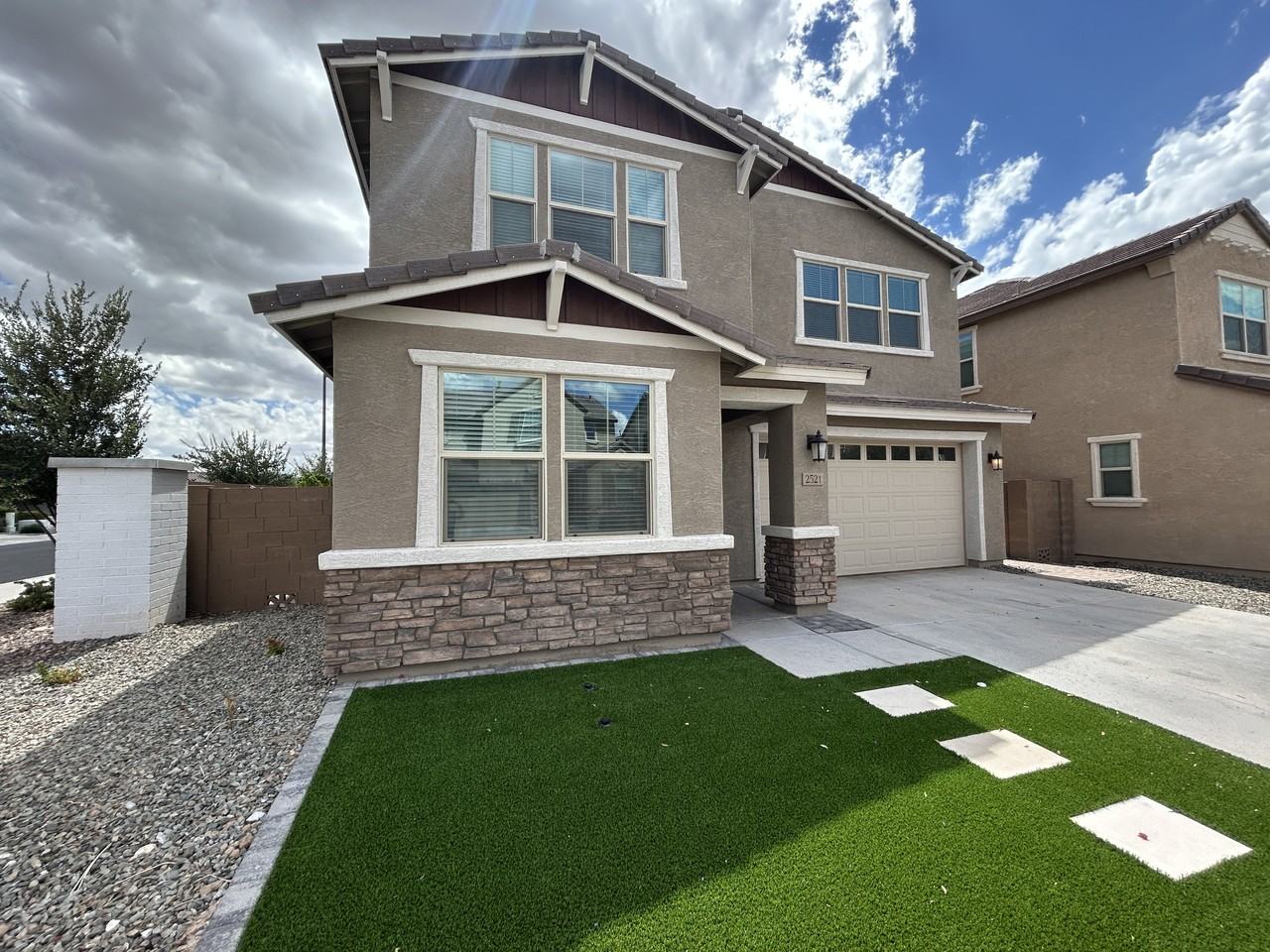 2521 E Athena Ave - Photo 3 of 50