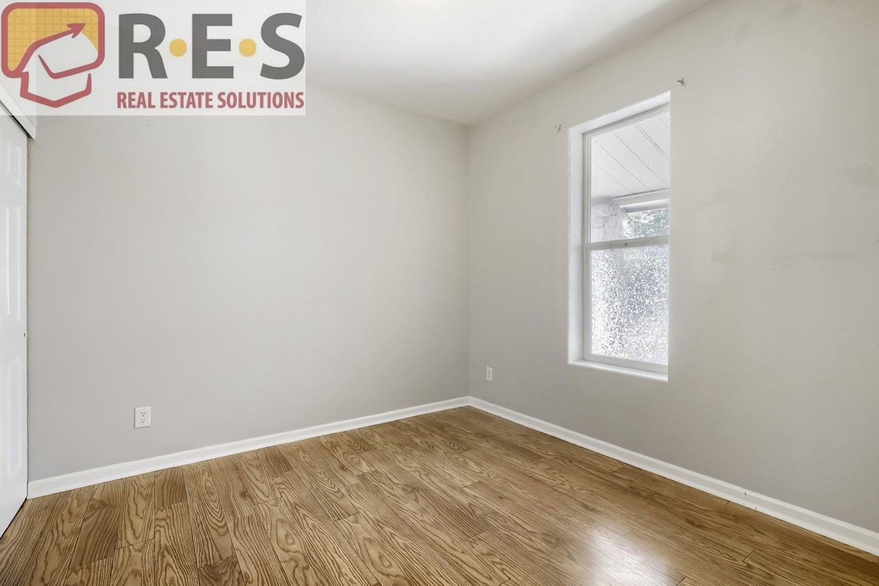 4420 Pennsylvania St - Photo 6 of 11