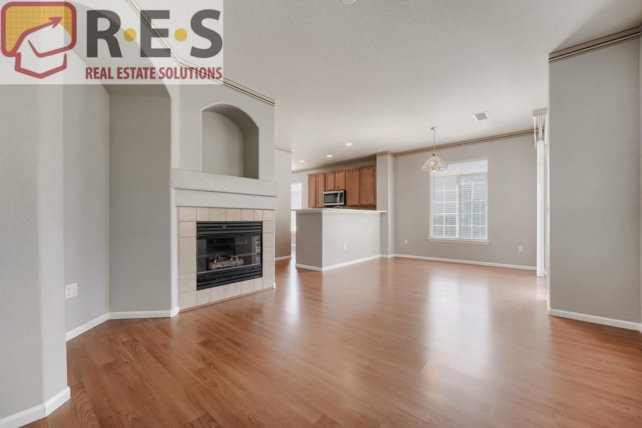 4419 S Jebel Ln - Photo 4 of 17