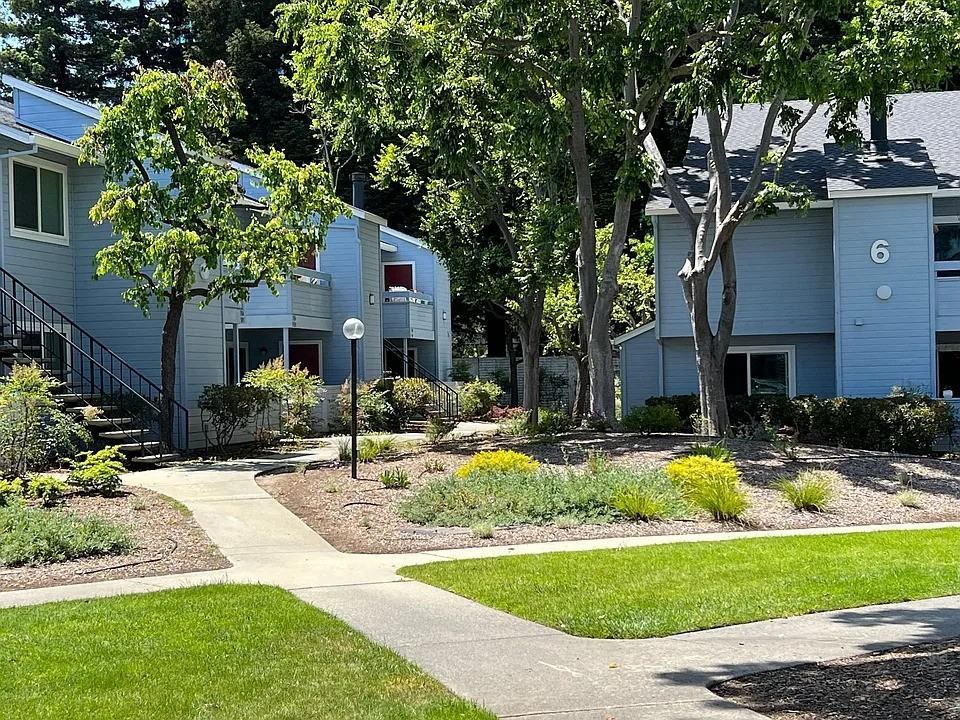 395 Ano Nuevo Ave - Photo 2 of 19