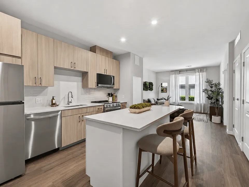 412 Summer St - Photo 7 of 10