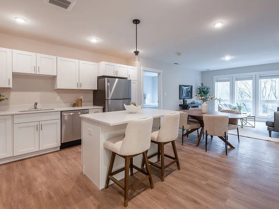 936 Brush Hill Rd - Photo 6 of 10