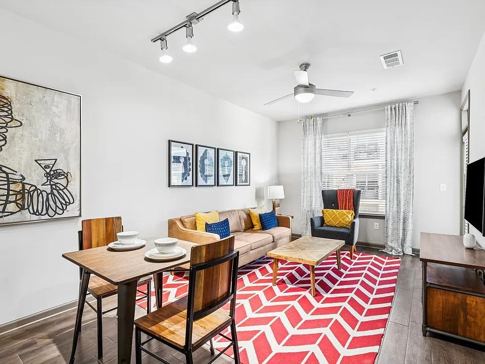 909 Rosa L Parks Blvd - Photo 7 of 12
