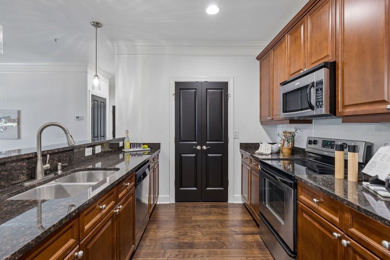 3100 W End Cir - Photo 4 of 17