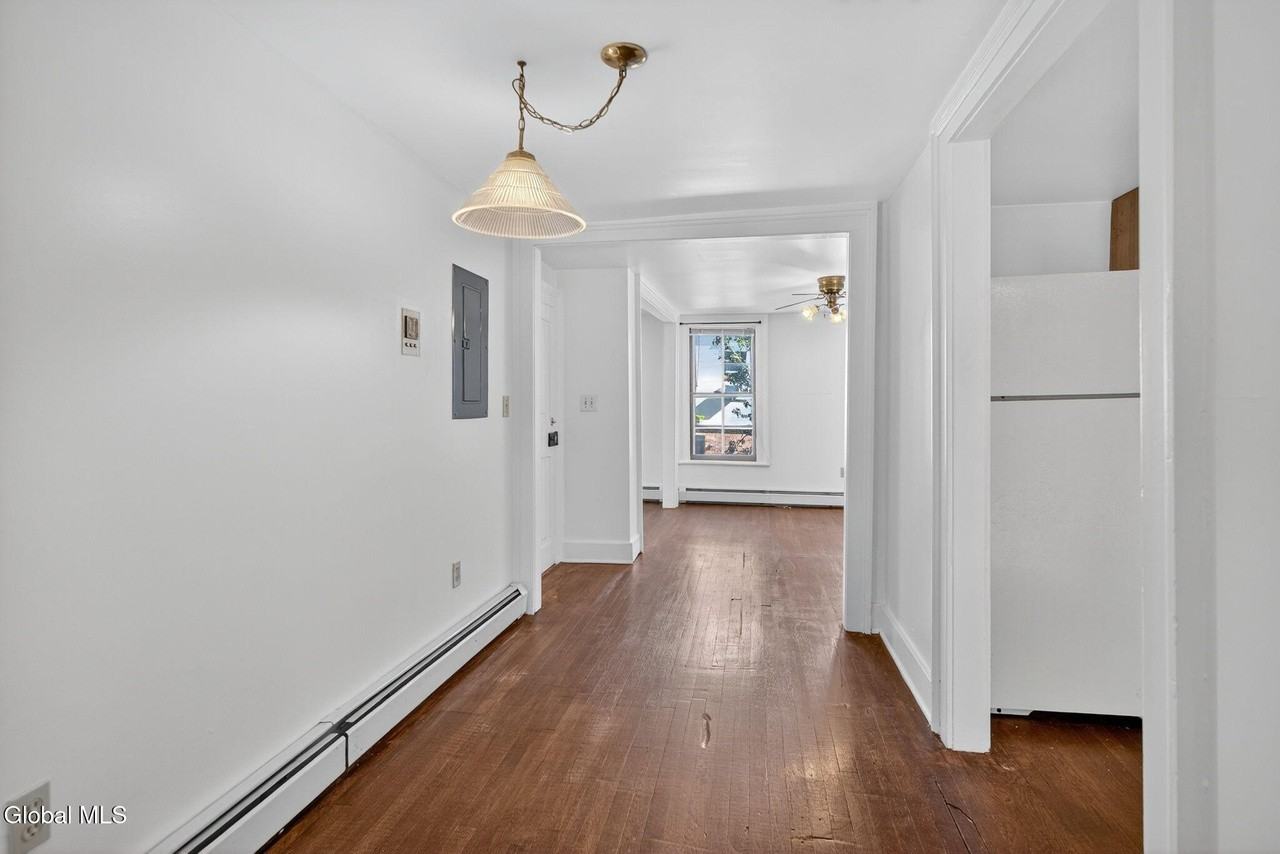 154 Jefferson St - Photo 2 of 14