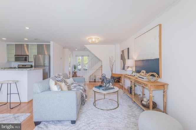 2103 N Rolfe St #B - Photo 3 of 21