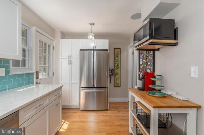 1628 N Colonial Ter - Photo 4 of 16