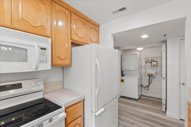 576 W Parr Ave - Photo 3 of 20