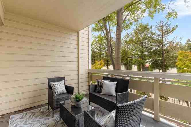 576 W Parr Ave - Photo 6 of 20