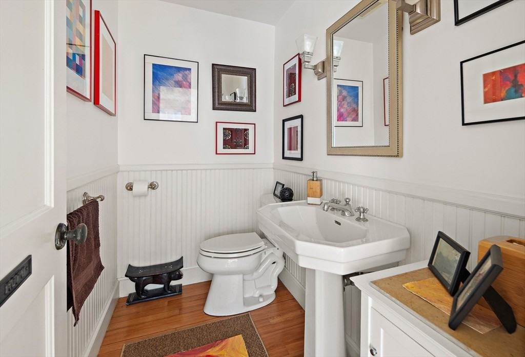 33 Lombard Rd - Photo 2 of 20