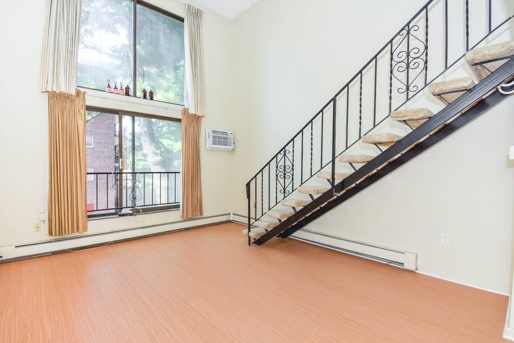 993 Massachusetts Ave - Photo 4 of 12