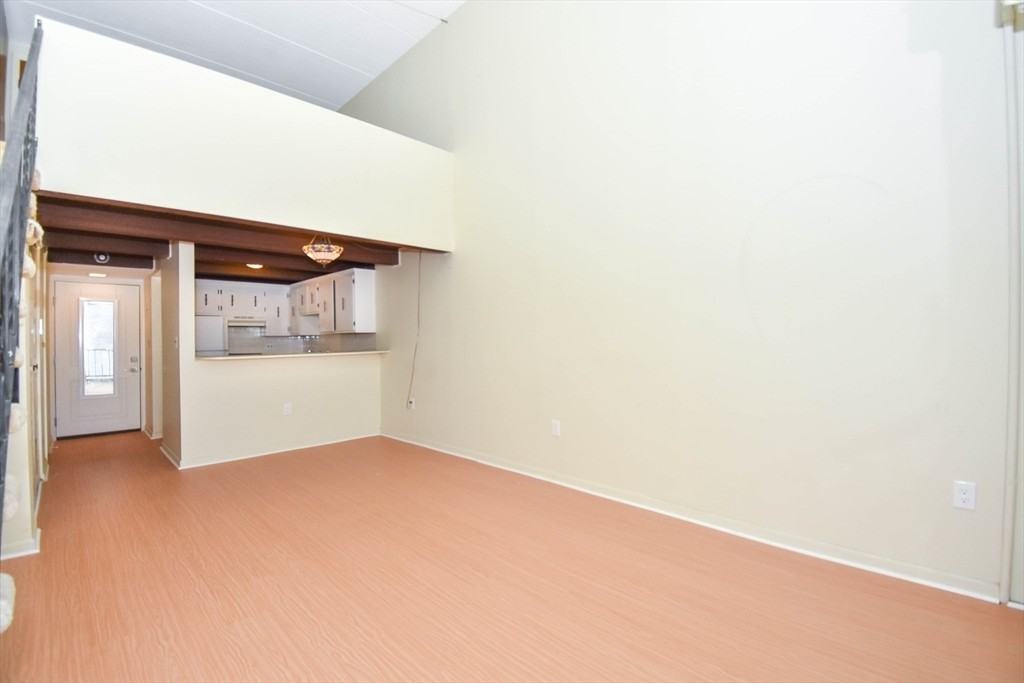 993 Massachusetts Ave - Photo 5 of 12