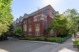 featured image of 1 Watermill Pl