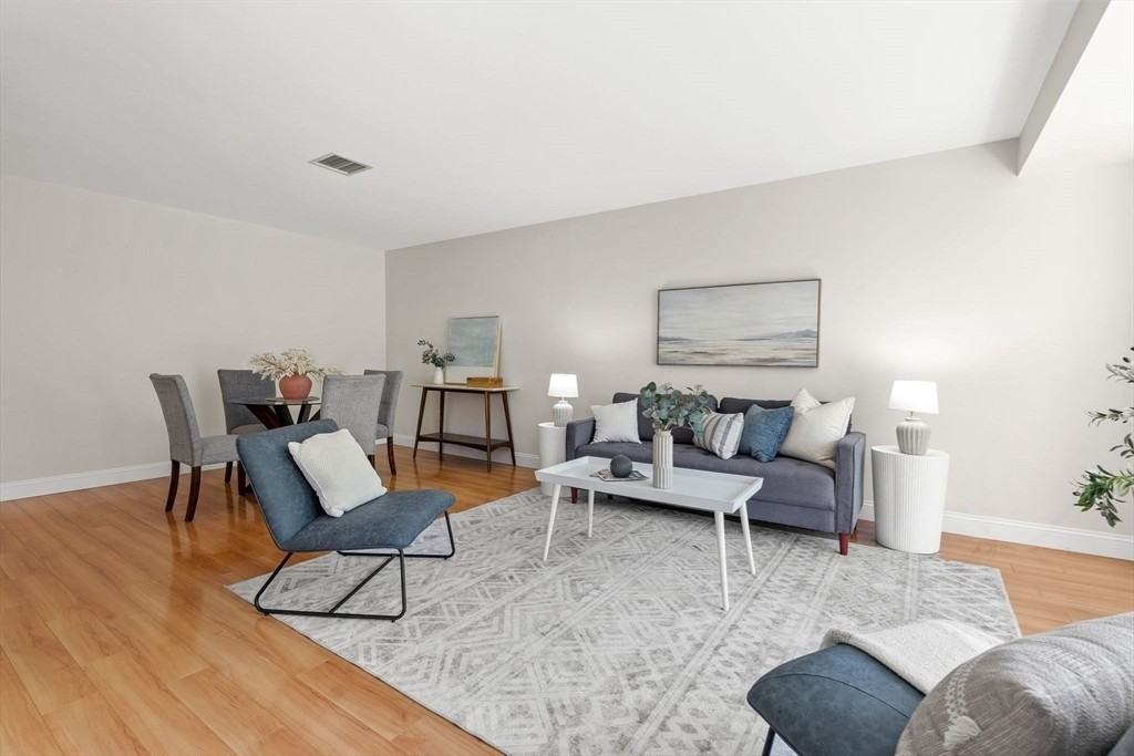 1 Watermill Pl - Photo 4 of 15