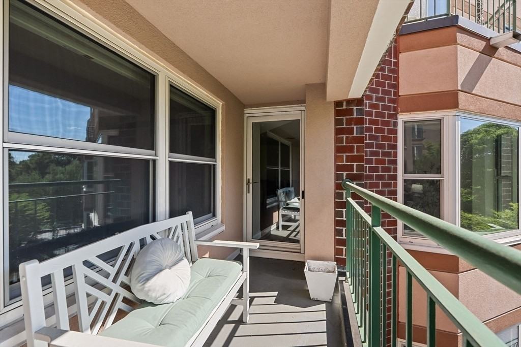 1 Watermill Pl - Photo 7 of 15