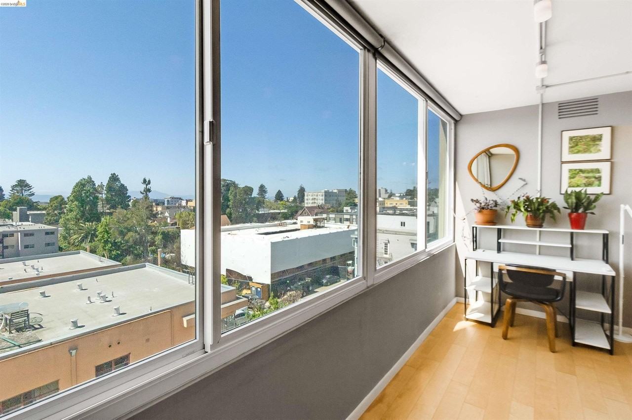 2550 Dana St #5F - Photo 4 of 15