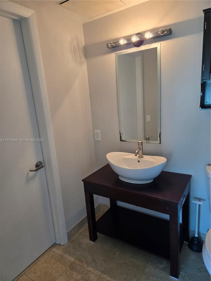 350 S Miami Ave - Photo 3 of 11