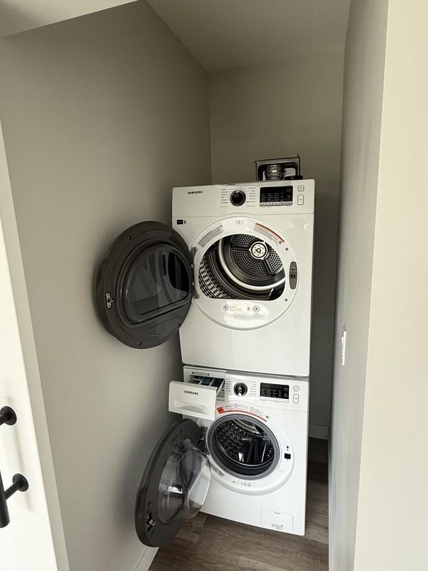 8313 76 Ave Nw #3 - Photo 3 of 9