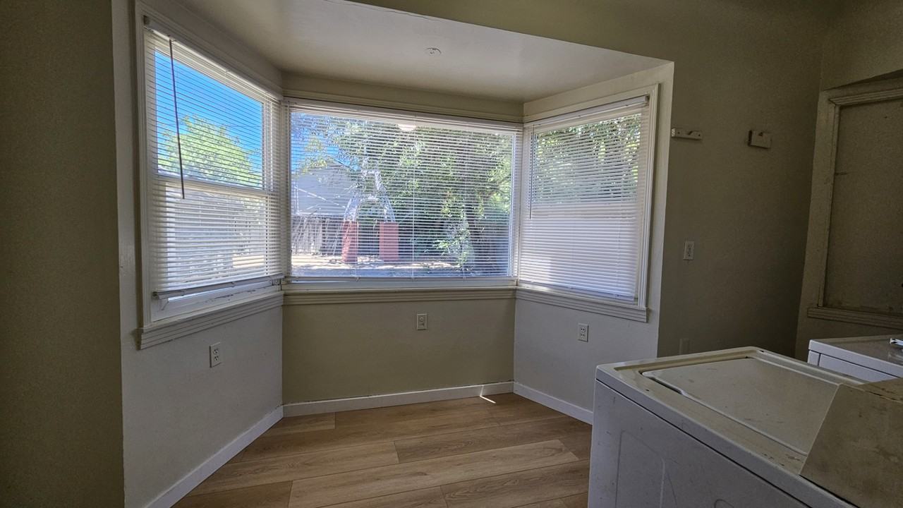 3803 40th St - Photo 4 of 7