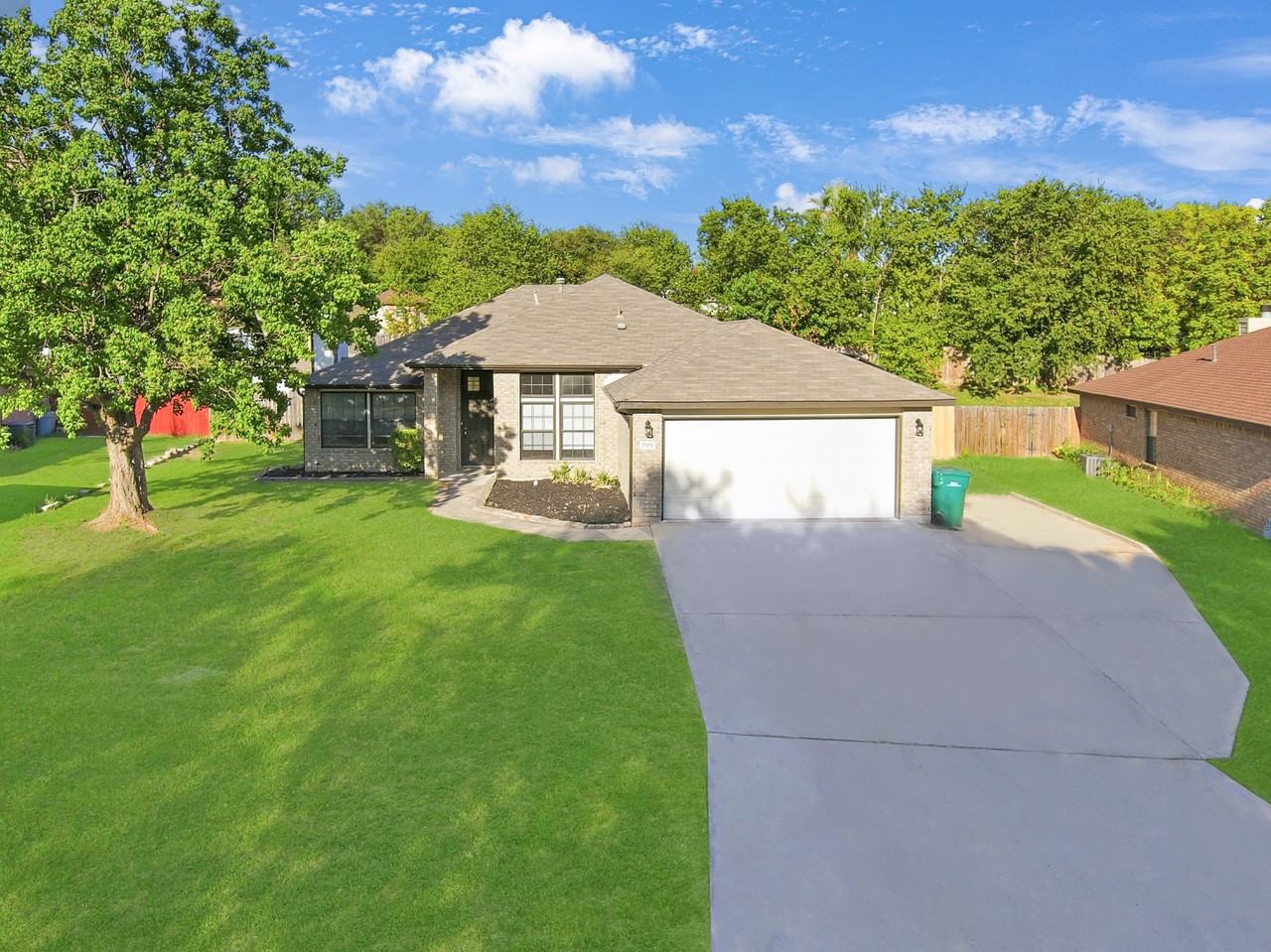 2305 Skipcha Dr - Photo 2 of 25