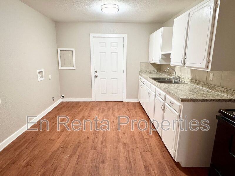 2818 Nw 31st St - Photo 6 of 22