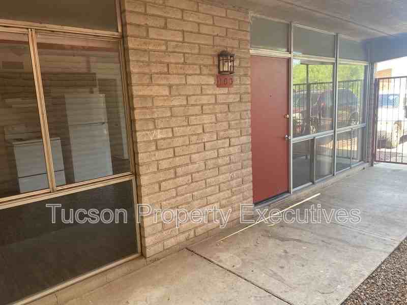 20 N Leonora Ave - Photo 3 of 24