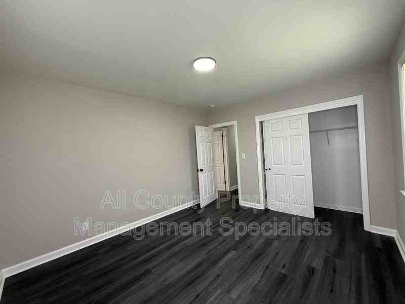 1013 Pinelane Rd - Photo 5 of 11