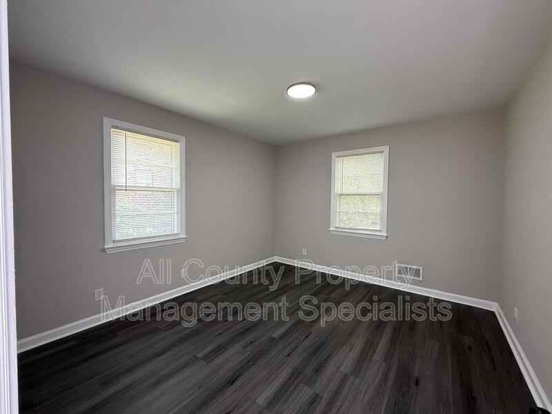 1013 Pinelane Rd - Photo 6 of 11