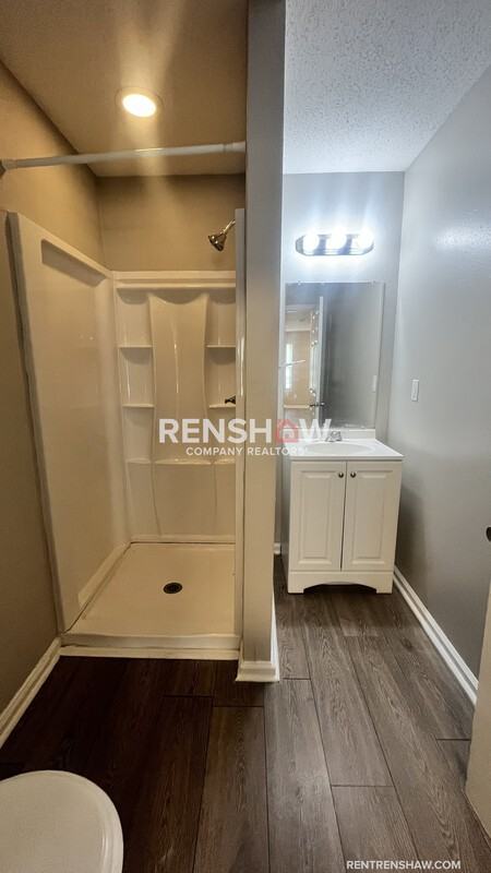 1056 Patton St - Photo 7 of 16