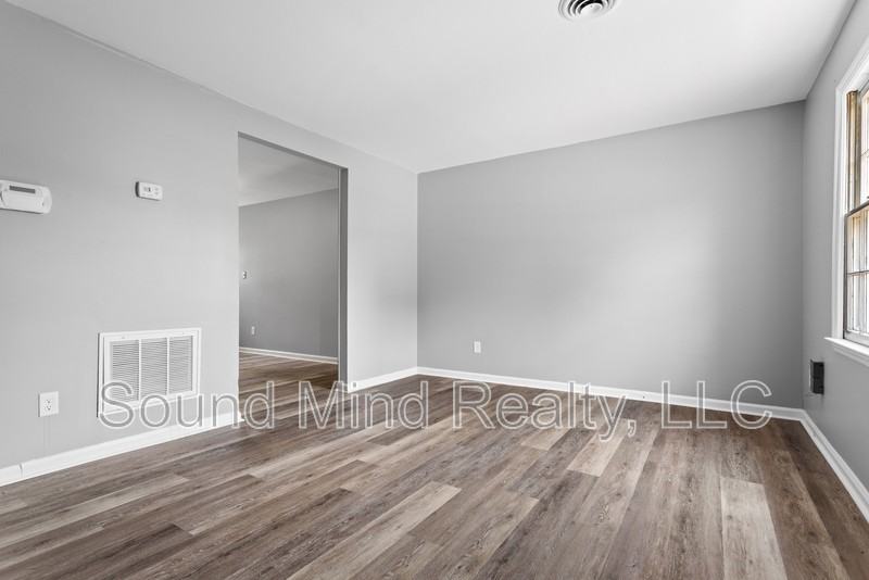 2600 Mallard Ct - Photo 2 of 15
