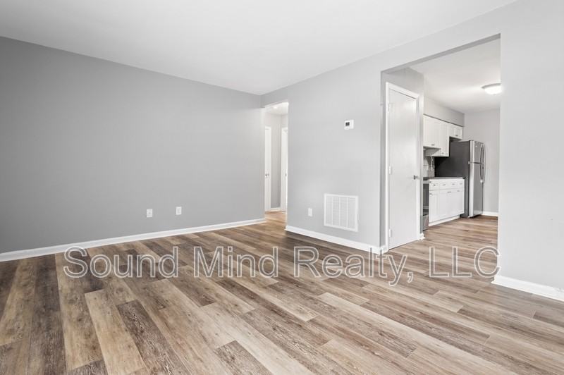 1401 Sportsman Trl - Photo 3 of 14