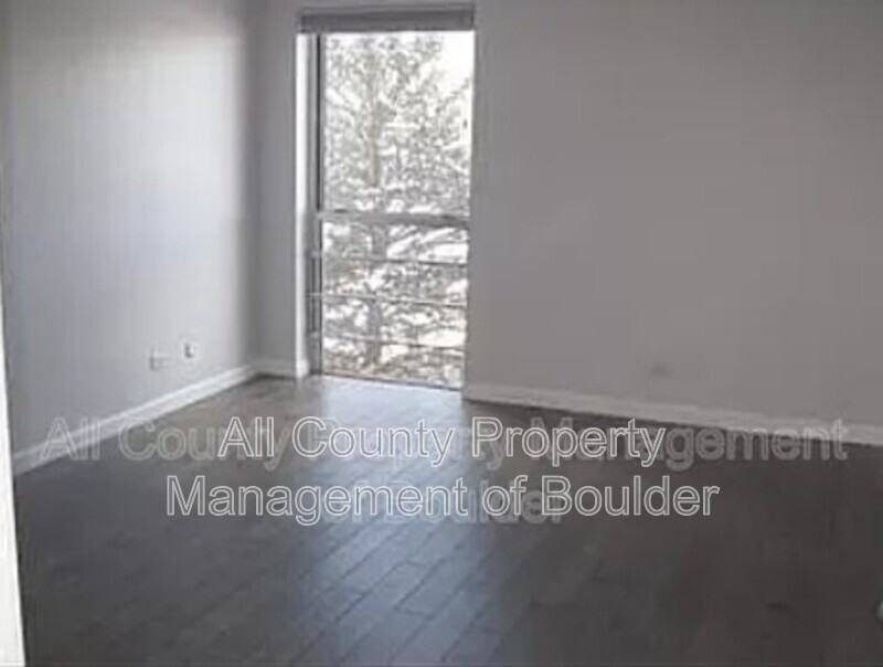 500 Mohawk Dr #401 - Photo 4 of 7