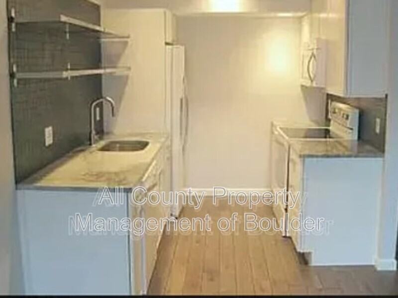 500 Mohawk Dr #401 - Photo 5 of 7