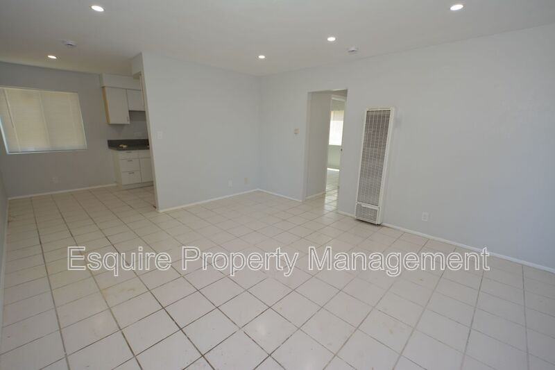951 W Cedar Ct #1 - Photo 3 of 13