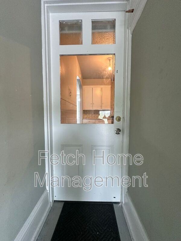 115 S 10th St #3 - Photo 4 of 20