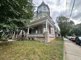 featured image of 832 N 5th St #1