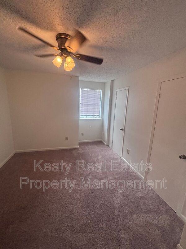 125 Country Ln Apt A - Photo 6 of 8