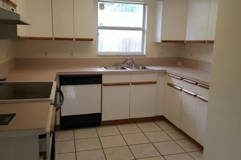 8081 28th Ave N - Photo 7 of 22