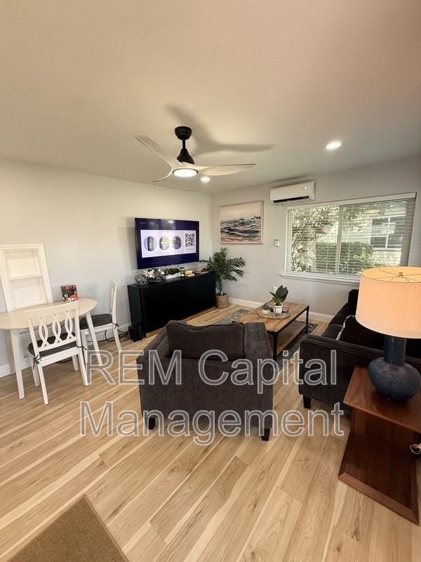 300 30th Ave N #A - Photo 3 of 9