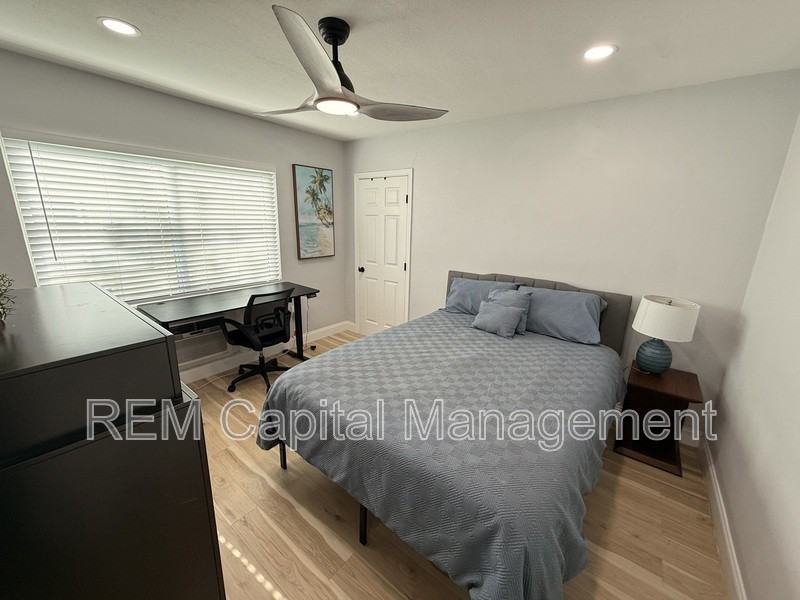 300 30th Ave N #A - Photo 6 of 9